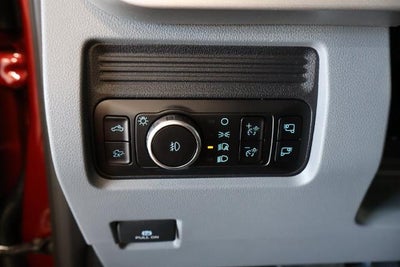 2027 Ford Super Duty F-450 DRW XLT