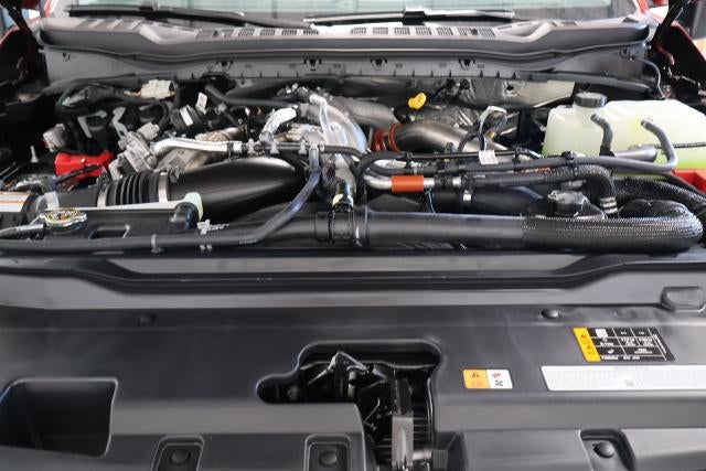 2027 Ford Super Duty F-450 DRW XLT