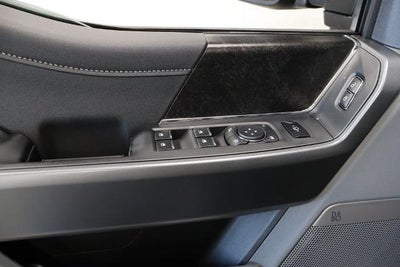2027 Ford Super Duty F-450 DRW XLT