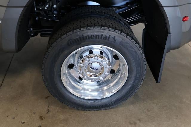 2027 Ford Super Duty F-450 DRW XLT