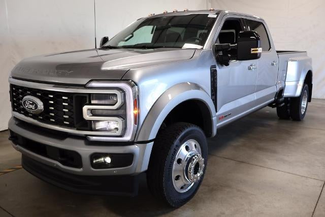 2027 Ford Super Duty F-450 DRW Platinum