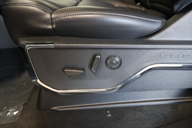 2027 Ford Super Duty F-450 DRW Platinum