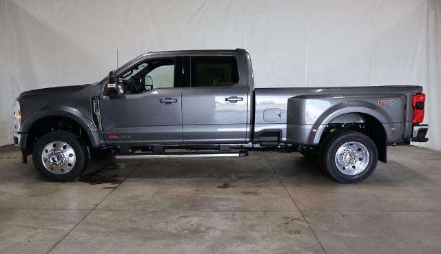 2027 Ford Super Duty F-450 DRW XLT