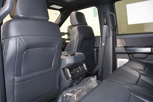 2027 Ford Super Duty F-450 DRW Platinum