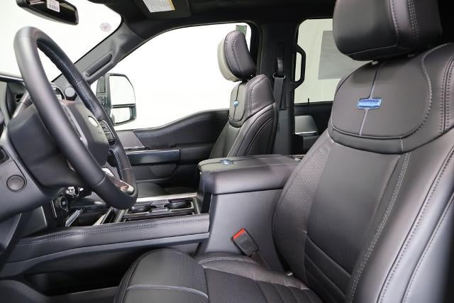 2027 Ford Super Duty F-450 DRW Platinum