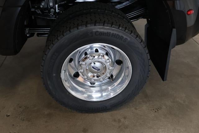 2027 Ford Super Duty F-450 DRW Platinum