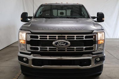 2027 Ford Super Duty F-350 SRW XLT