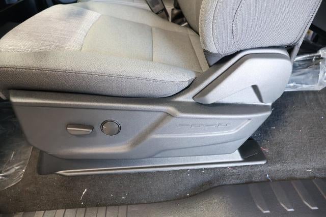 2027 Ford Super Duty F-350 SRW XLT