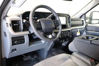 2027 Ford Super Duty F-350 SRW XLT