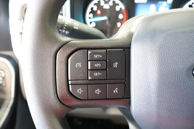 2027 Ford Super Duty F-350 SRW XLT