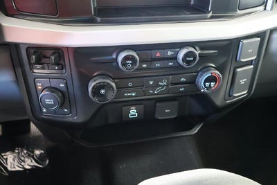 2027 Ford Super Duty F-350 SRW XLT