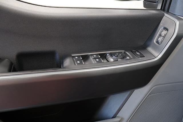 2027 Ford Super Duty F-350 SRW XLT