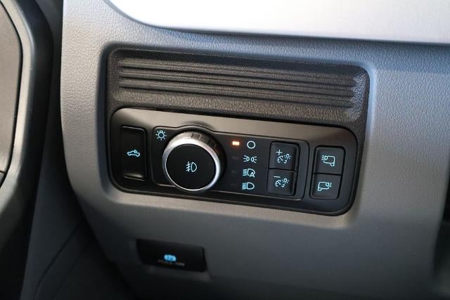 2027 Ford Super Duty F-350 SRW XLT