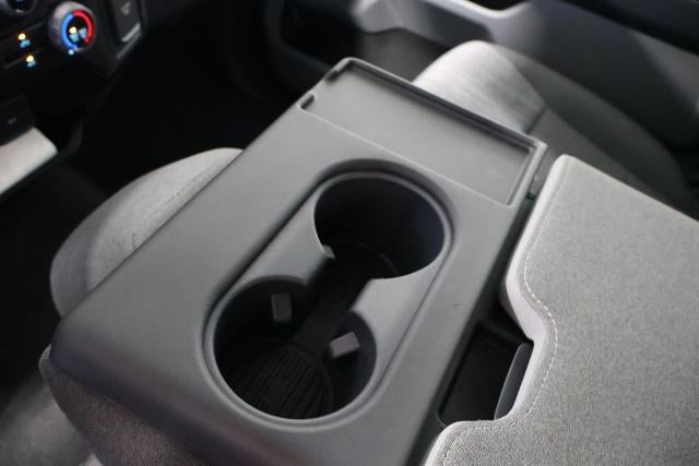 2027 Ford Super Duty F-350 SRW XLT