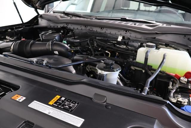 2027 Ford Super Duty F-350 SRW XLT