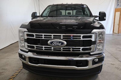 2027 Ford Super Duty F-350 SRW XLT