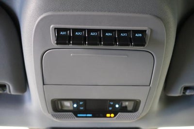 2027 Ford Super Duty F-350 SRW XLT