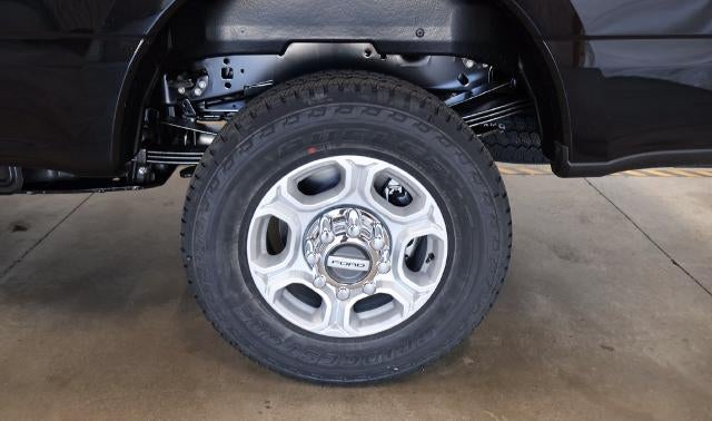 2027 Ford Super Duty F-350 SRW XLT