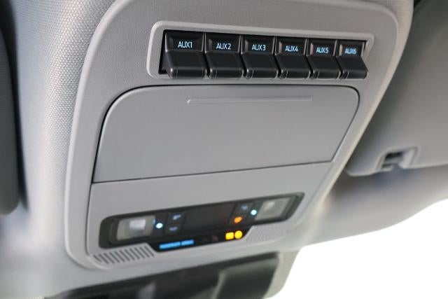2027 Ford Super Duty F-350 SRW XL