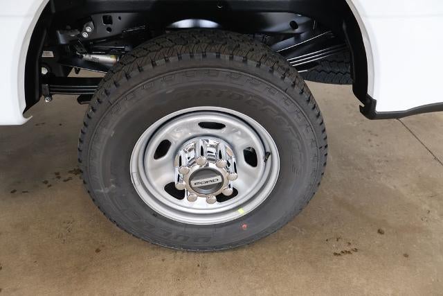 2027 Ford Super Duty F-350 SRW XL