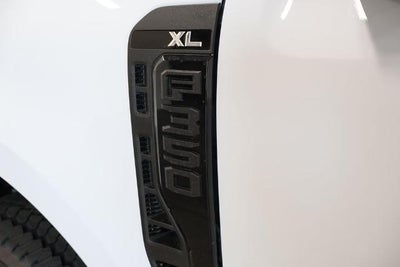 2027 Ford Super Duty F-350 SRW XL