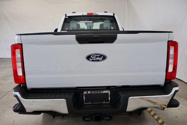2027 Ford Super Duty F-350 SRW XL
