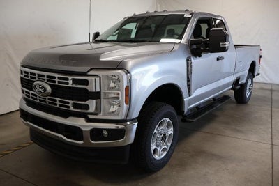 2027 Ford Super Duty F-350 SRW XLT