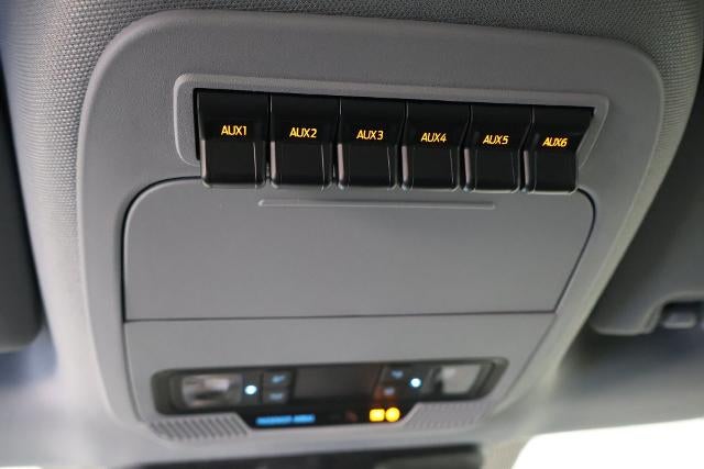 2027 Ford Super Duty F-350 SRW XLT