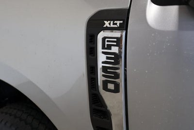 2027 Ford Super Duty F-350 SRW XLT