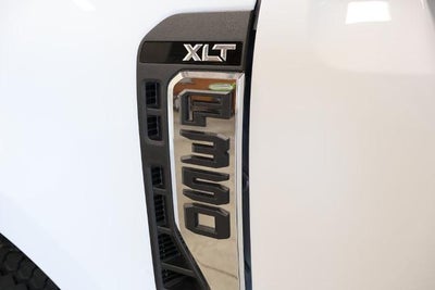 2026 Ford Super Duty F-350 SRW XLT