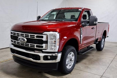 2027 Ford Super Duty F-350 SRW XLT