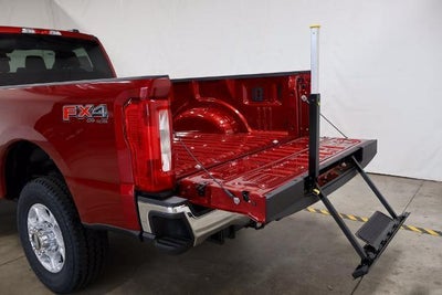 2027 Ford Super Duty F-350 SRW XLT