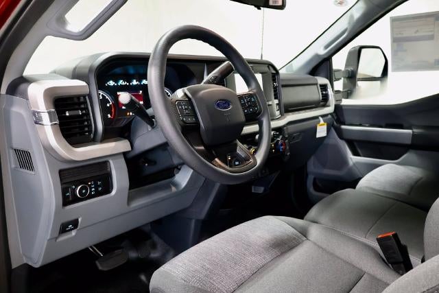 2027 Ford Super Duty F-350 SRW XLT