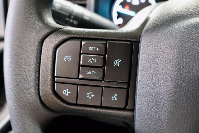 2027 Ford Super Duty F-350 SRW XLT