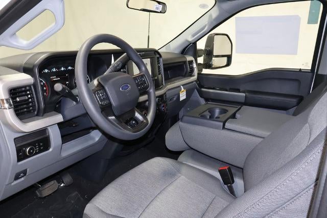 2025 Ford Super Duty F-350 SRW XL