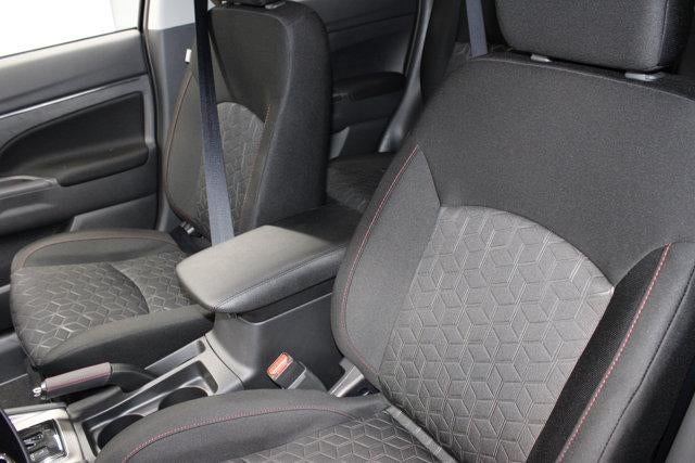 2025 Mitsubishi Outlander Sport LE