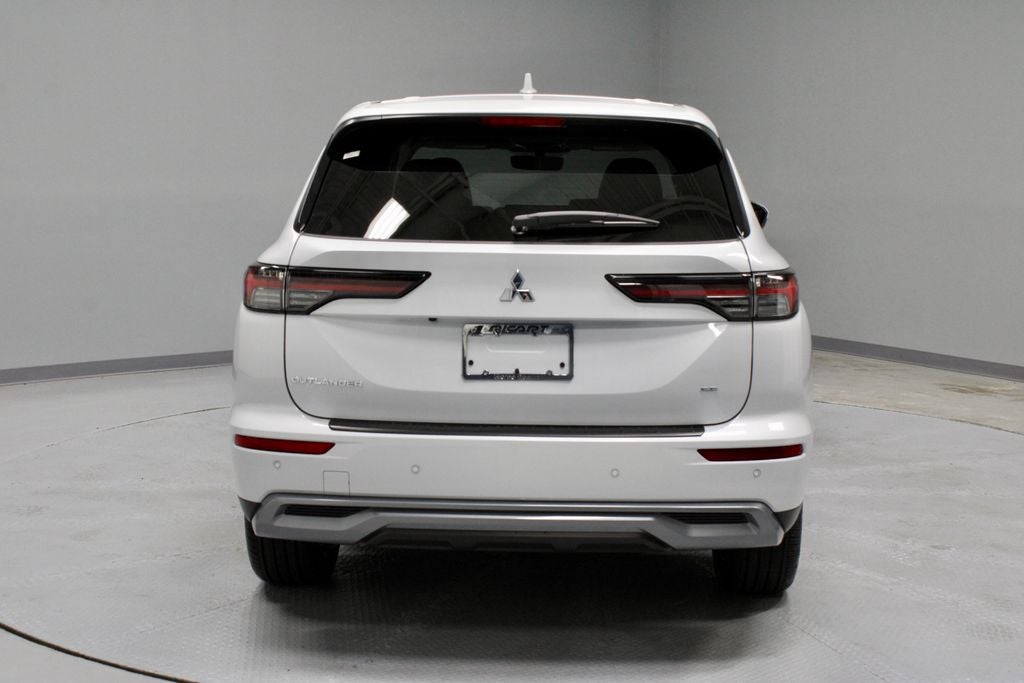 2026 Mitsubishi Outlander SE
