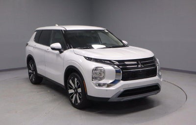2026 Mitsubishi Outlander SE