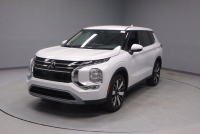 2026 Mitsubishi Outlander SE