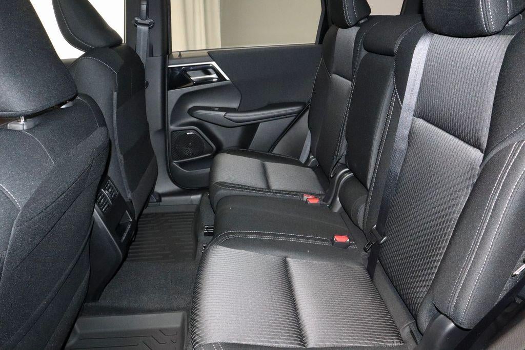 2026 Mitsubishi Outlander ES