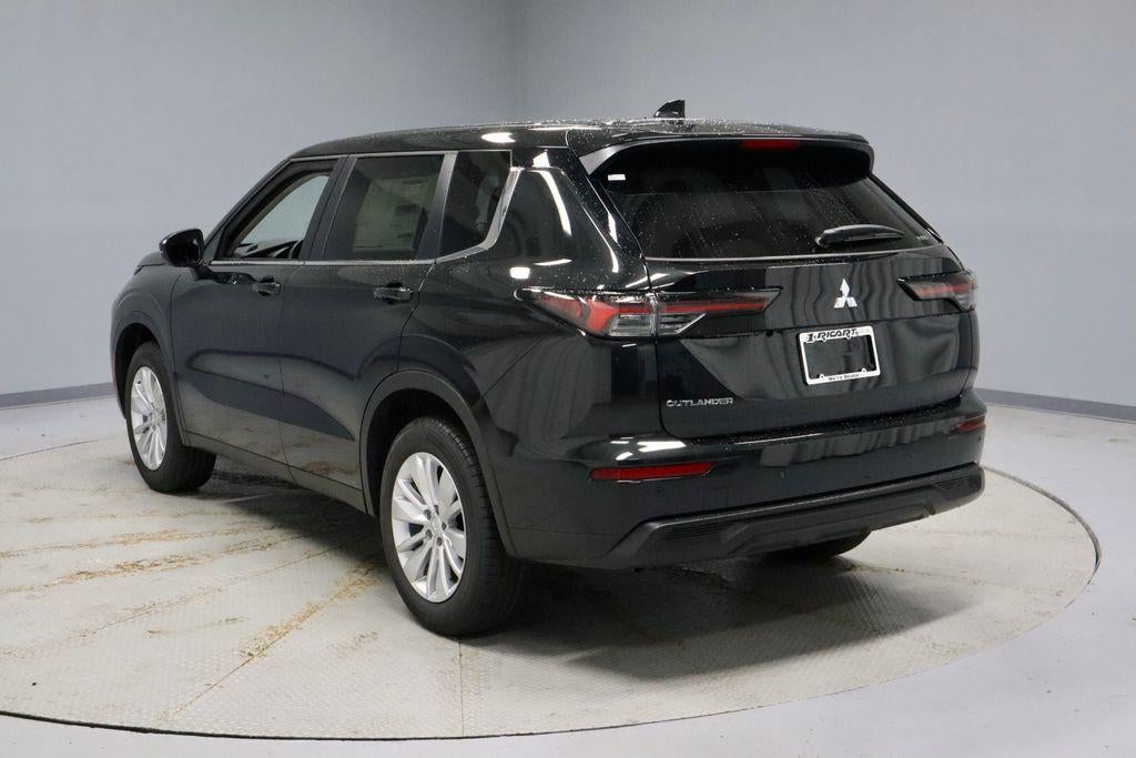 2026 Mitsubishi Outlander ES