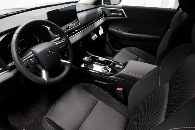 2026 Mitsubishi Outlander ES