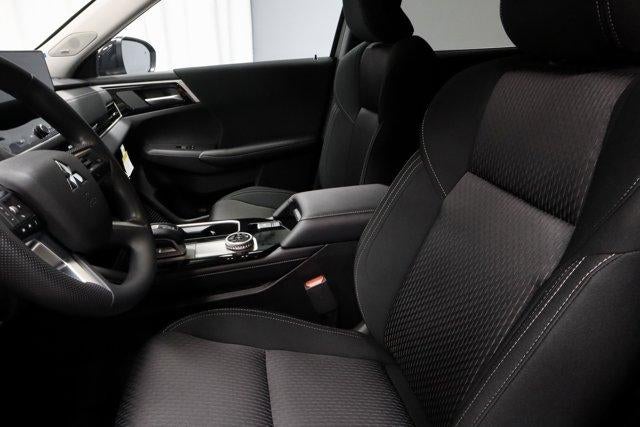 2026 Mitsubishi Outlander ES