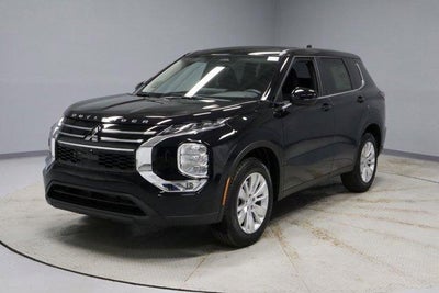 2026 Mitsubishi Outlander ES