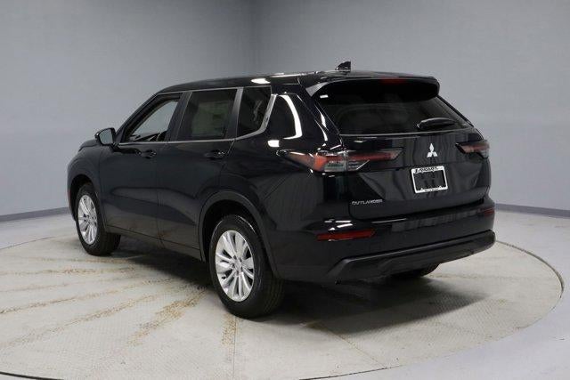2026 Mitsubishi Outlander ES