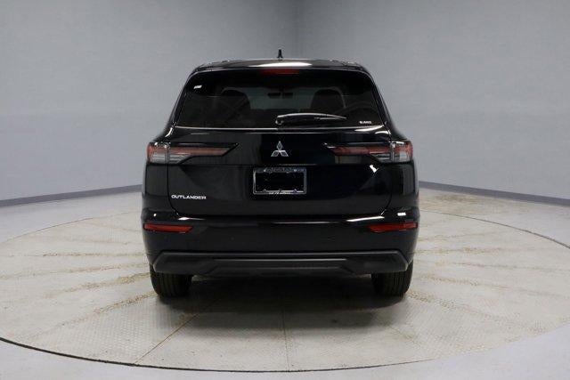 2026 Mitsubishi Outlander ES