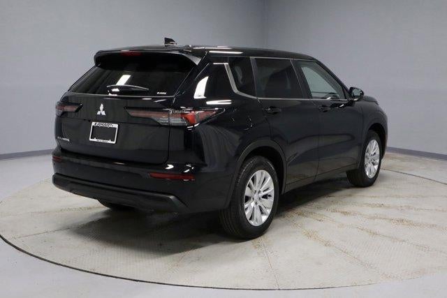 2026 Mitsubishi Outlander ES