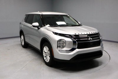2026 Mitsubishi Outlander ES