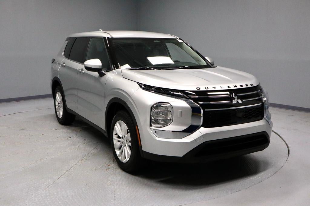 2026 Mitsubishi Outlander ES