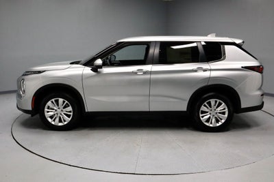 2026 Mitsubishi Outlander ES
